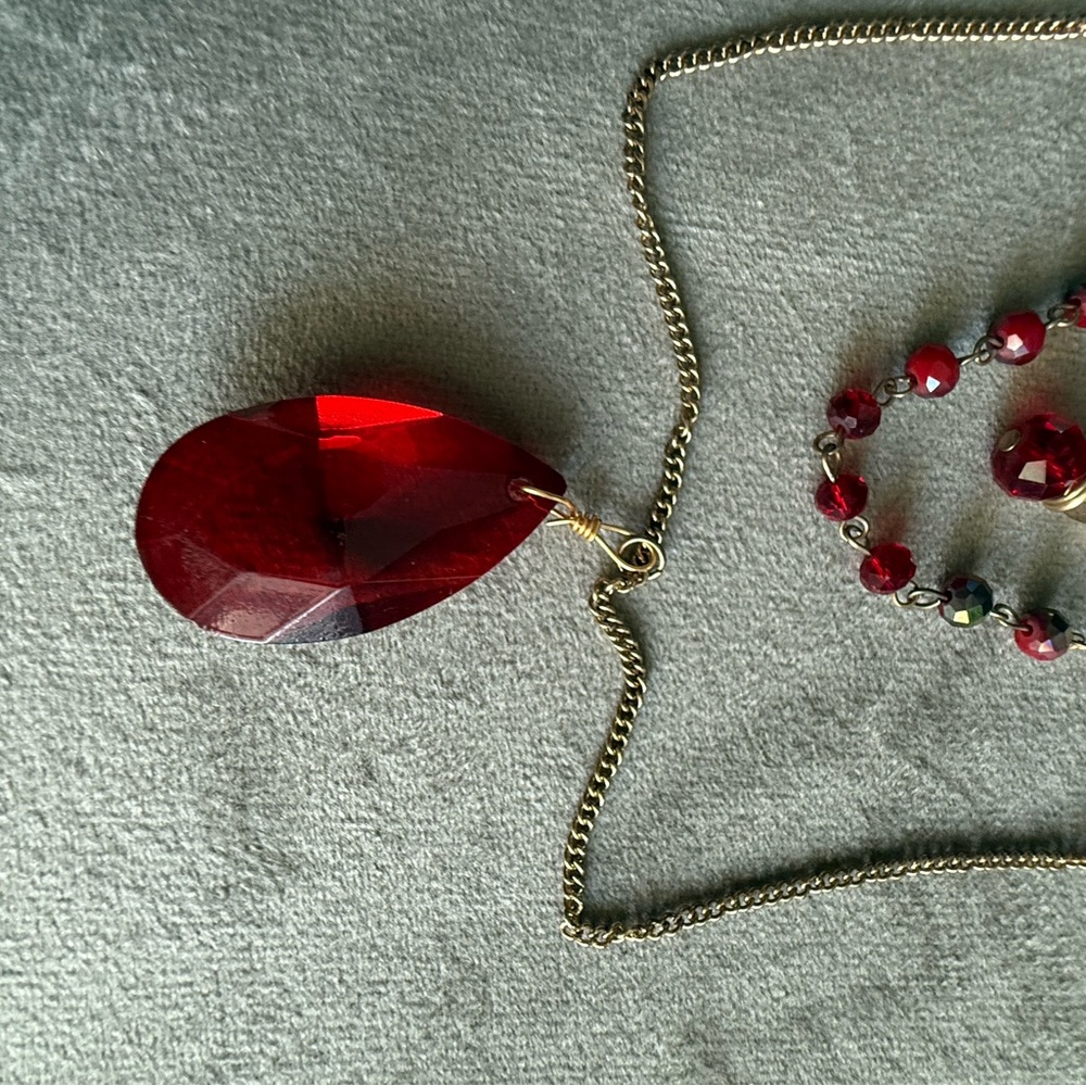 Ashley Cooper Red and Gold Necklace Set - Picture 4 of 7